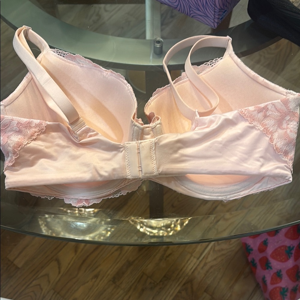 Victoria's Secret Pink Lace Bra with Underwire and Adjustable Straps - Picture 3 of 3